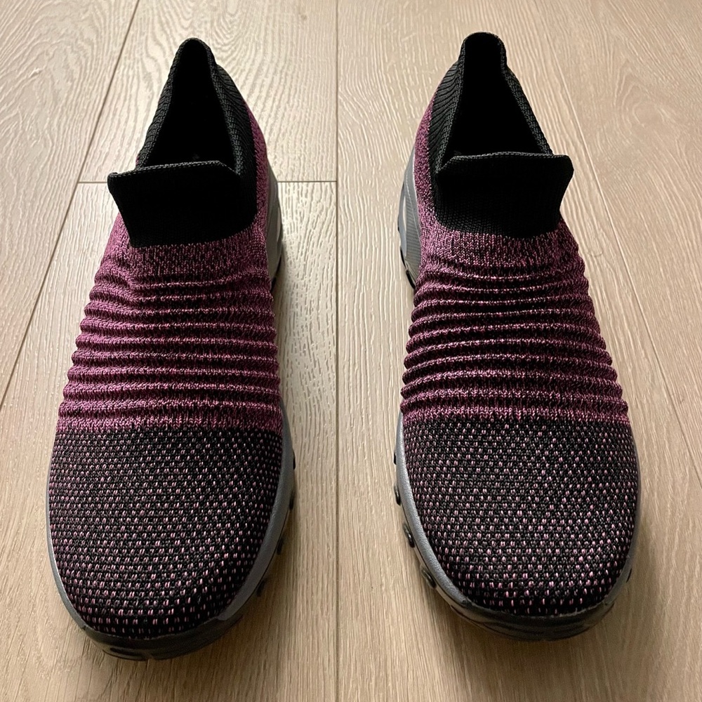 Hyper Memory Foam Sneaker - image 2